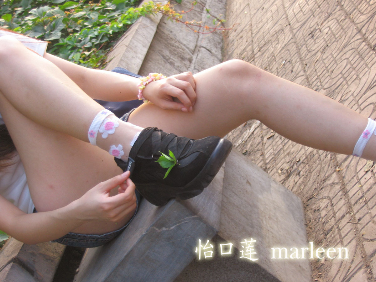 淡淡猫香全部丝袜套图大合集 1